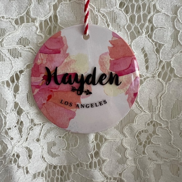 New Cream Lace Top - Picture 3 of 6